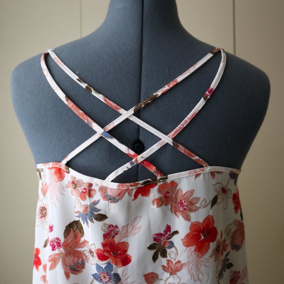 Hollister Strappy Floral Top - Picture 4 of 7